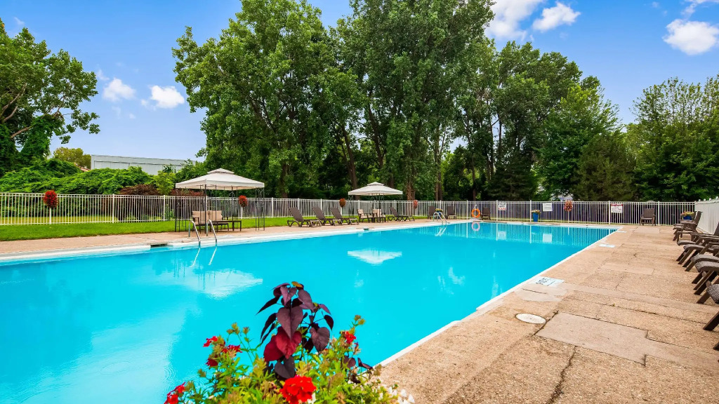 Best Western Plus Guildwood Inn