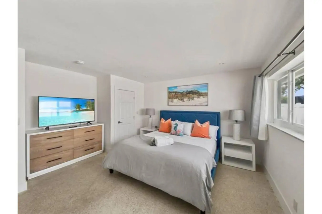 Seahorse Villa 2 2br2ba home with dipping pool