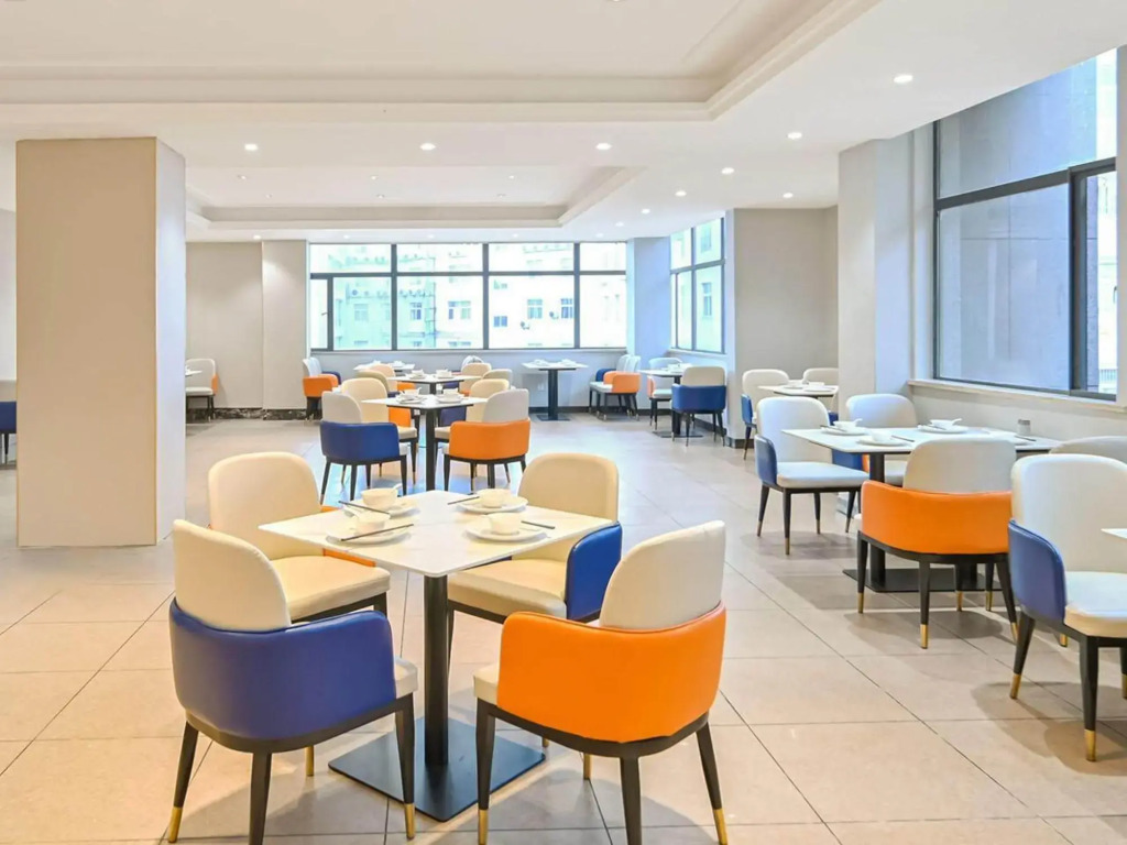 Vienna Classic Hotel (Anqing Yixiu District University Town)
