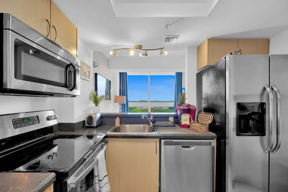 Ocean View 2 Bedroom in Coconut Grove