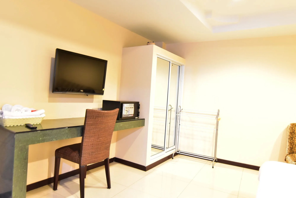 jomtien Beach Condo by Silvia