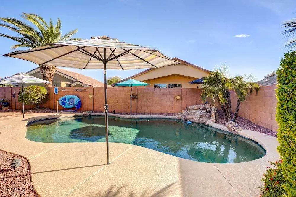 Pets Welcome! Group Retreat w/ Pool in Surprise