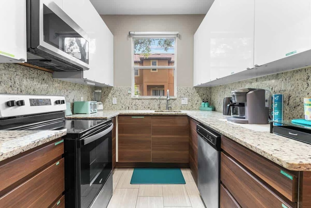 Time of Your Life Townhouse 4bd 3bth Amenities