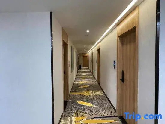 Super 8 Hotel (Chengdu Kehua North Road Sichuan University North Gate)