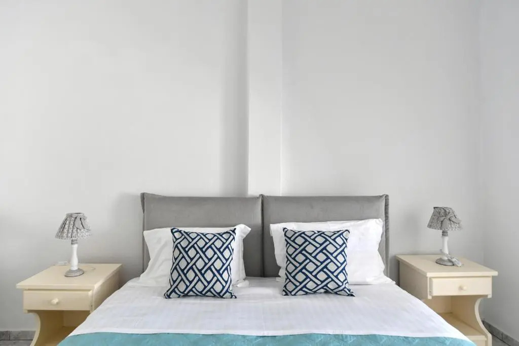 White Rooms Paros