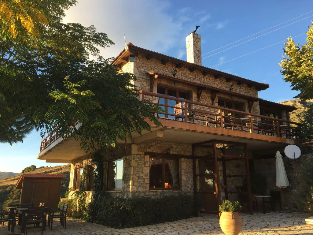 Georgios V Chalet Kalavrita