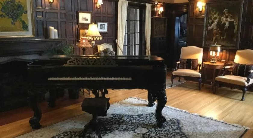 Grey Gables Inn