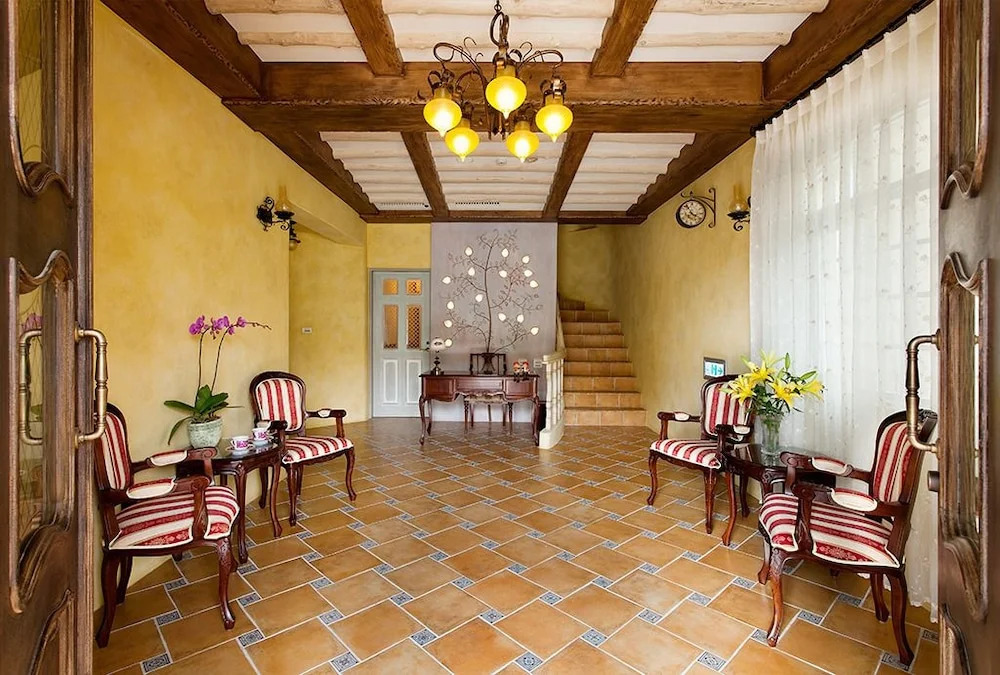 Bletani Hotel