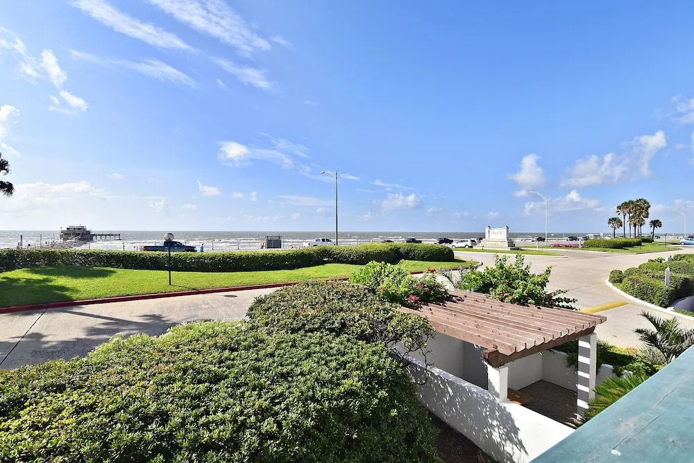 Casa Del Mar 103-seagull Crossing 1 Bedroom 1 Bathroom Condo