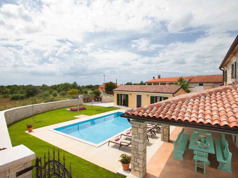 Beautiful Villa in Sveti Lovrec With Barbecue