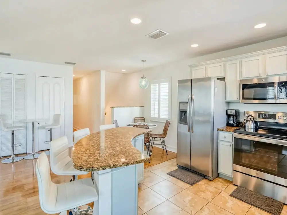 Sunshine Lane by Distinctive Beach Rentals