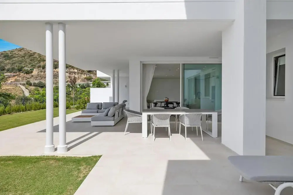 Hillside Flat With Pool in Palo Alto - Ref M49