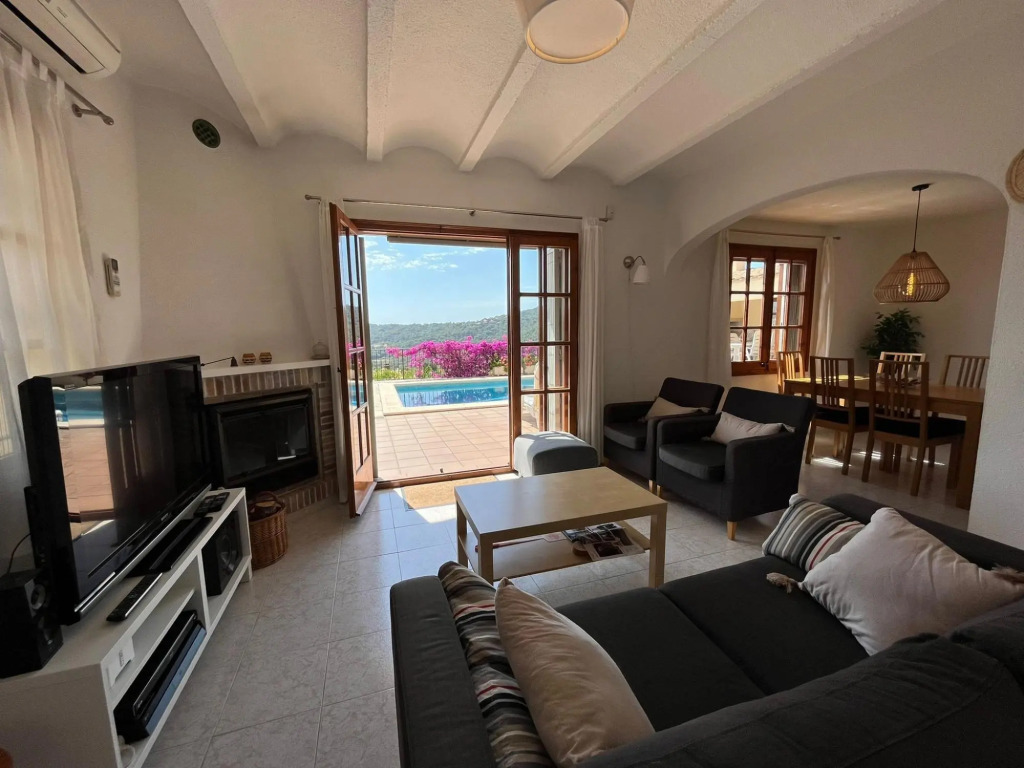 Beautiful holiday home in Calonge with private pool