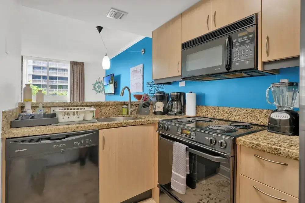 Relaxing Condo with Free Parking