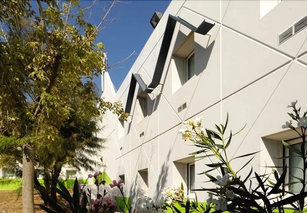 Lemon Hotel - Mery sur Oise/Cergy