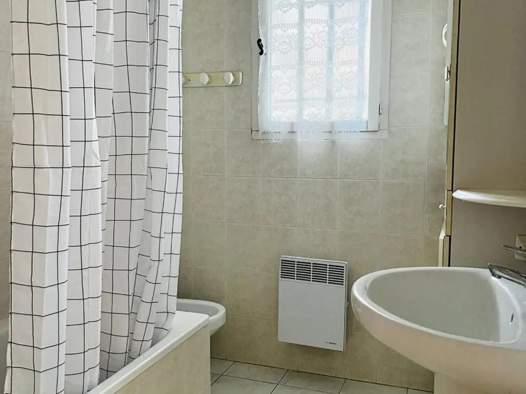 Maison basque à Espelette, 3 chambres, 5+2 pers, animaux admis, internet - FR-1-495-2