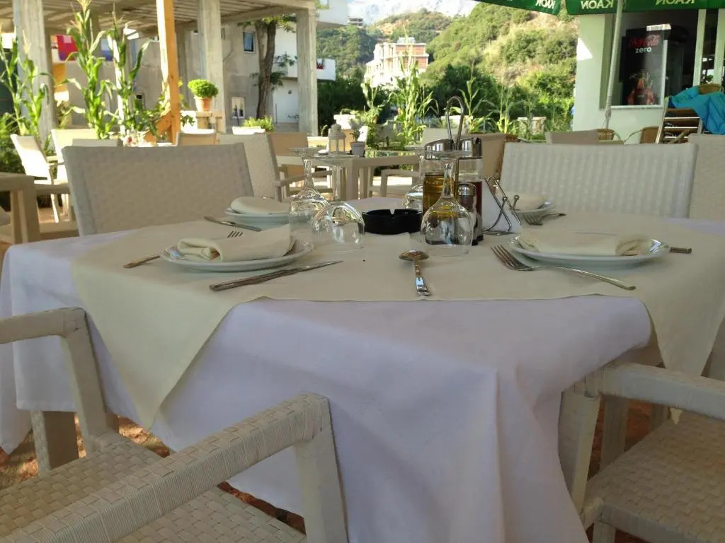 Rondos Hotel