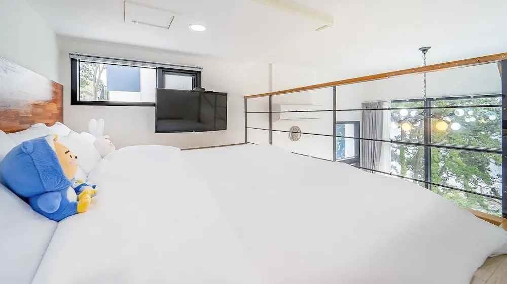 Yeosu Sea&Blue Family Pension