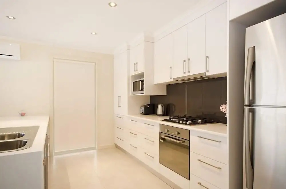 Fringe Apartments