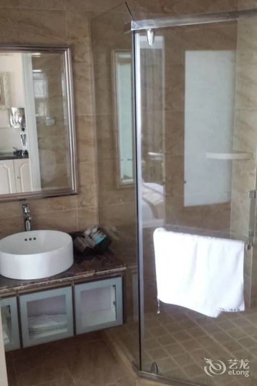 Shanghai Happy Hotel