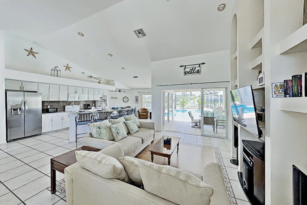 1458viki 7 Bedroom Home