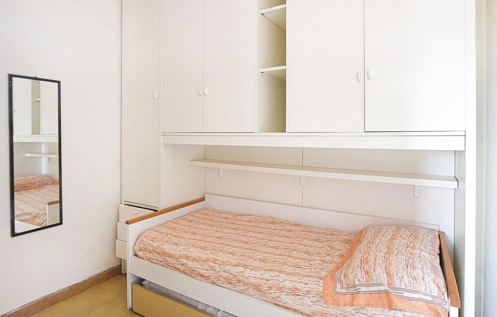 Amazing Apartment in Botricello With 1 Bedrooms