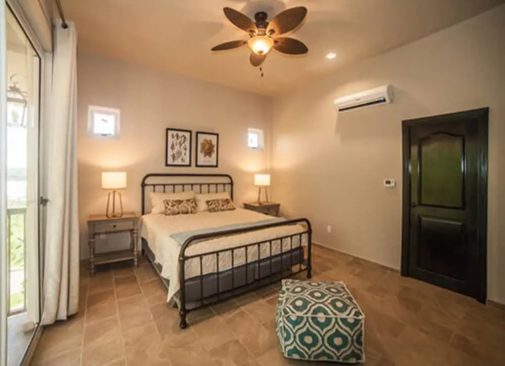 The Island Hub at Red Frog Beach Resort