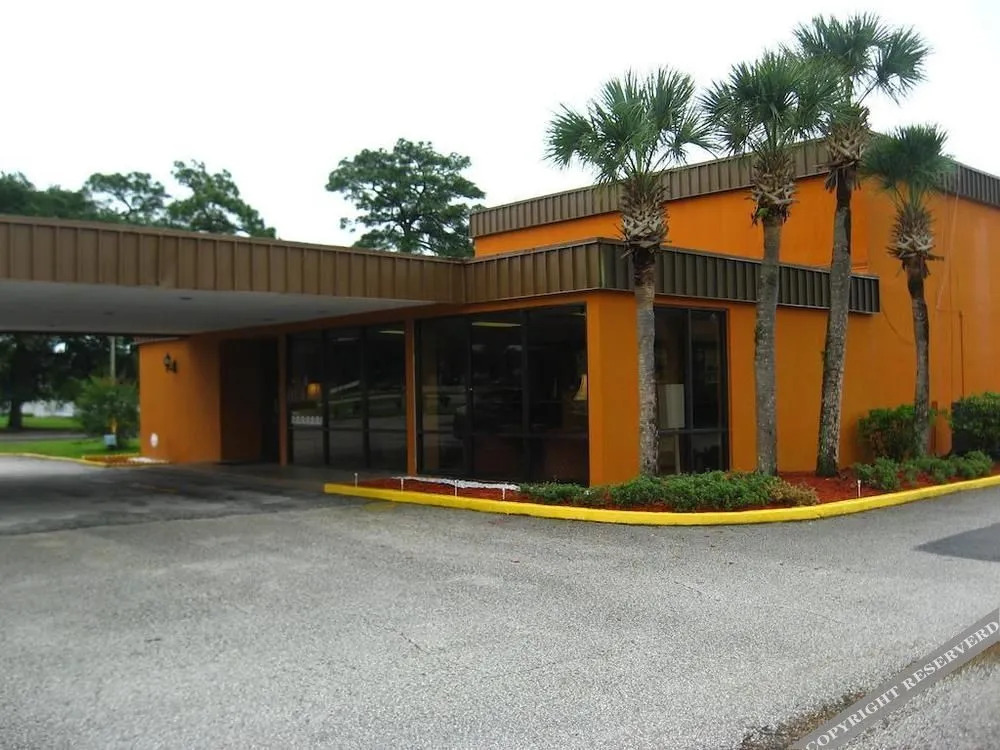 Lake Cecile Inn and Suites