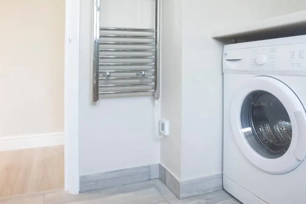 Bright 1 Bedroom Home in West London W/parking!