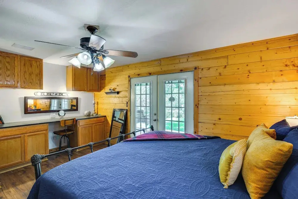 Granbury Home w/ Waterfront Deck: 5 Mi to Downtown