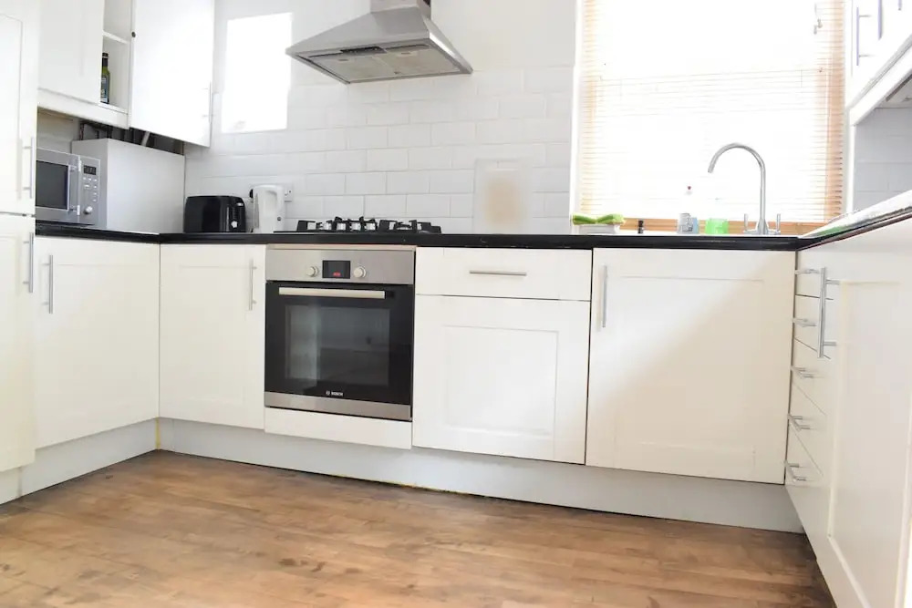 Large 2 Bedroom Garden Flat in Battersea