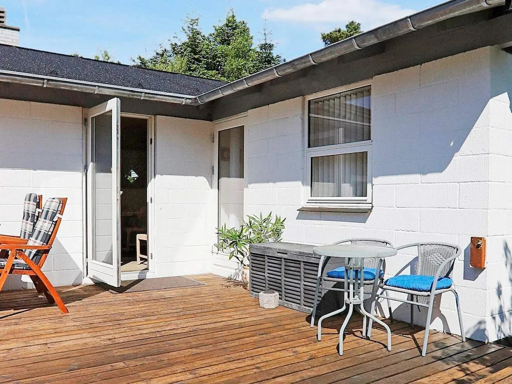Serene Holiday Home in Hals near Sea