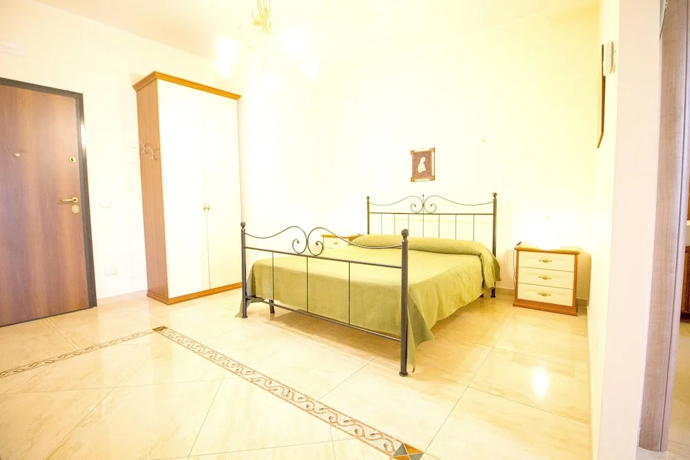 Studio In Trecastagni With Wonderful Sea View Furnished Terrace And Wifi 9 Km From The Beach