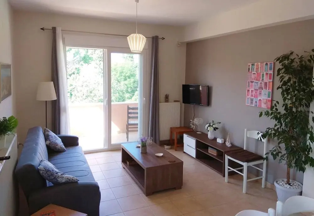 White Rose Apartment- Elegant Apartment