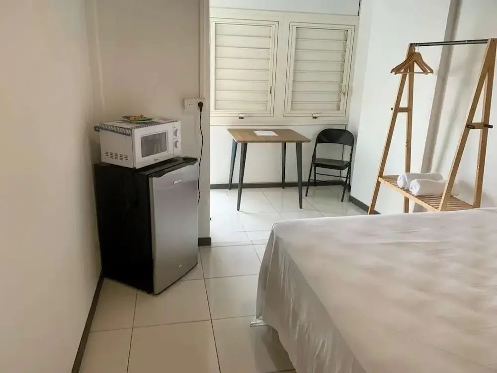 Airport Manini Lodge Studio 12