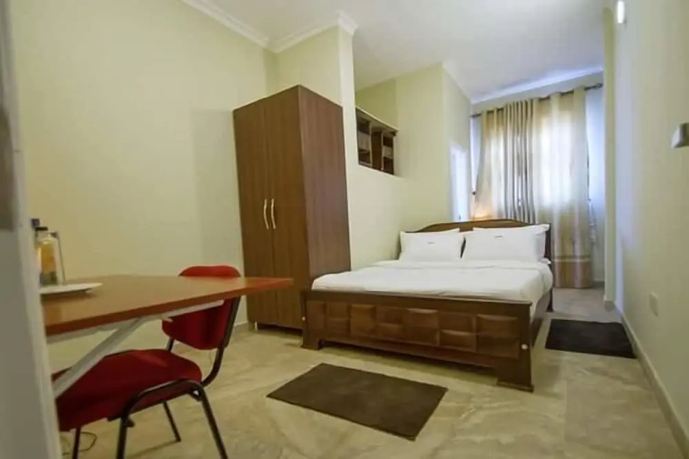 Daks Hotel Kirinya