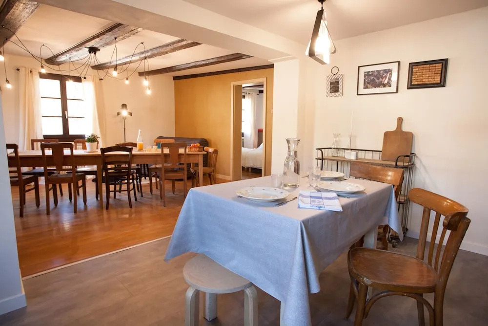 3 Bedroom Apartment 6 to 8 People 4 at the Foot of Kaysersberg Town Center