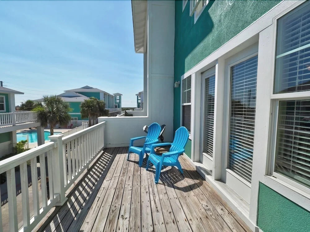 Heaven on Eleven MC8 3 Bedrooms 2.5 Bathrooms Condo