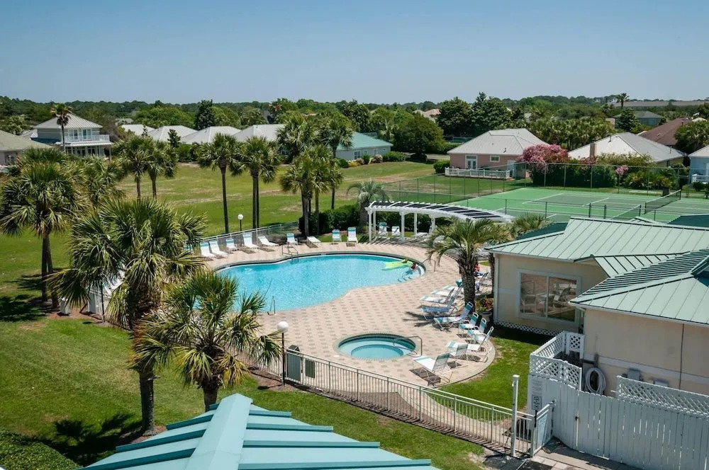 Sandy Toes by Destin Getaways