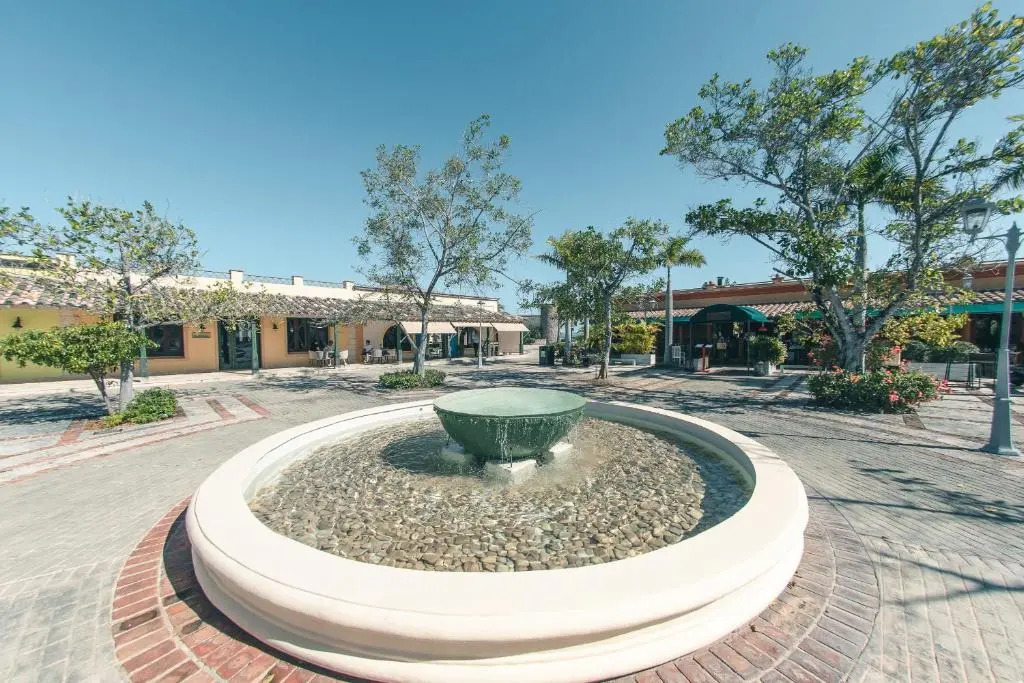 Beautiful and pet Friendly Apartment at Fishing Lodge A13