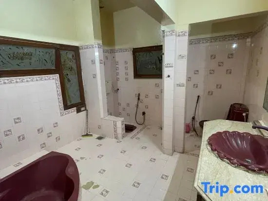 Rehaish Plus Guest House