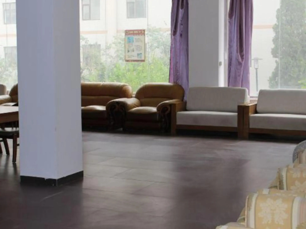 Yikang Sakura Inn