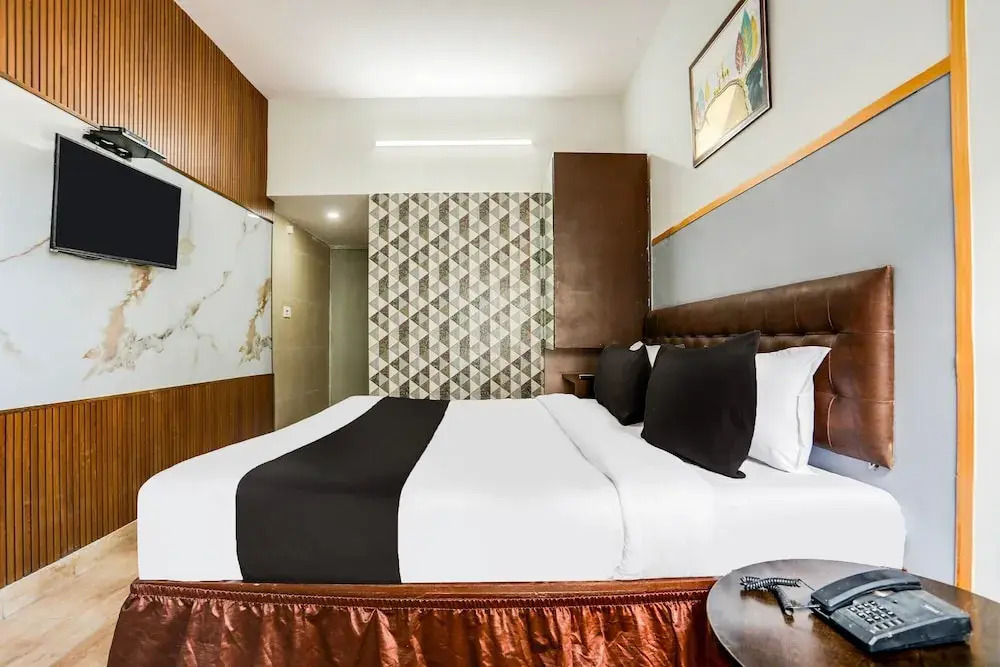 Stylish Stays Near Isbt Dehradun