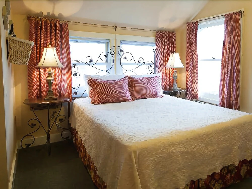 Oak Street Hotel