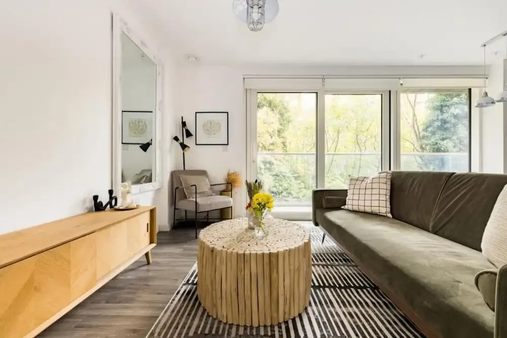 The London Retreat - Alluring 2bdr Flat With Balcony