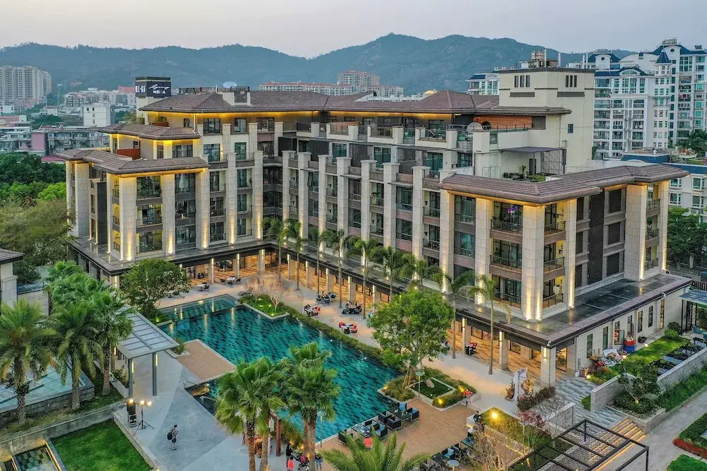 Lujiang Mega Hotel