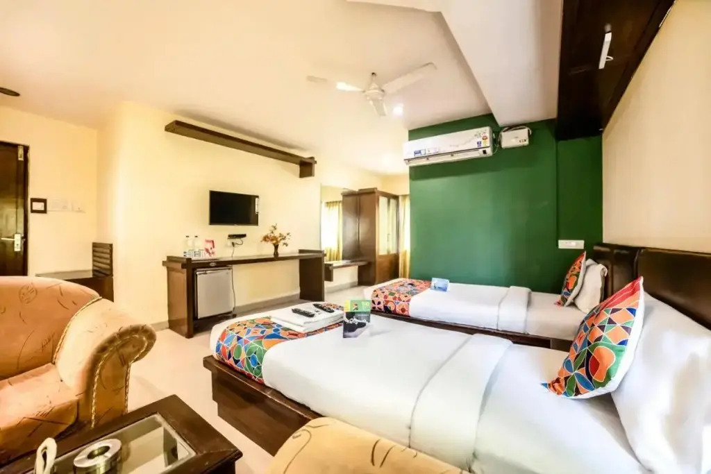 OYO 6648 Hotel Royal Residency