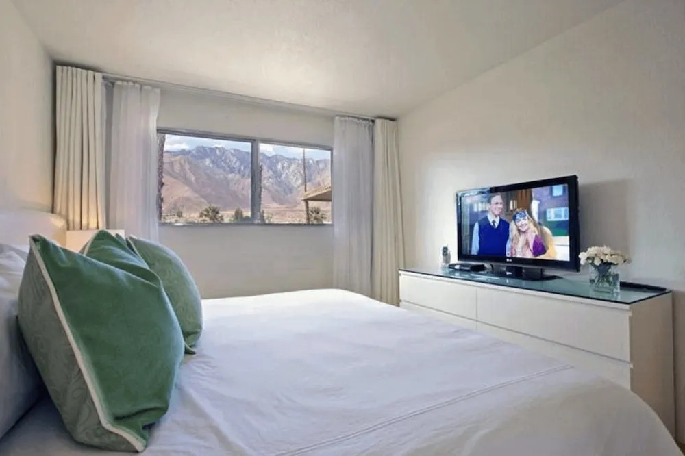Villa Felicity-luxury Villa With Mountain View