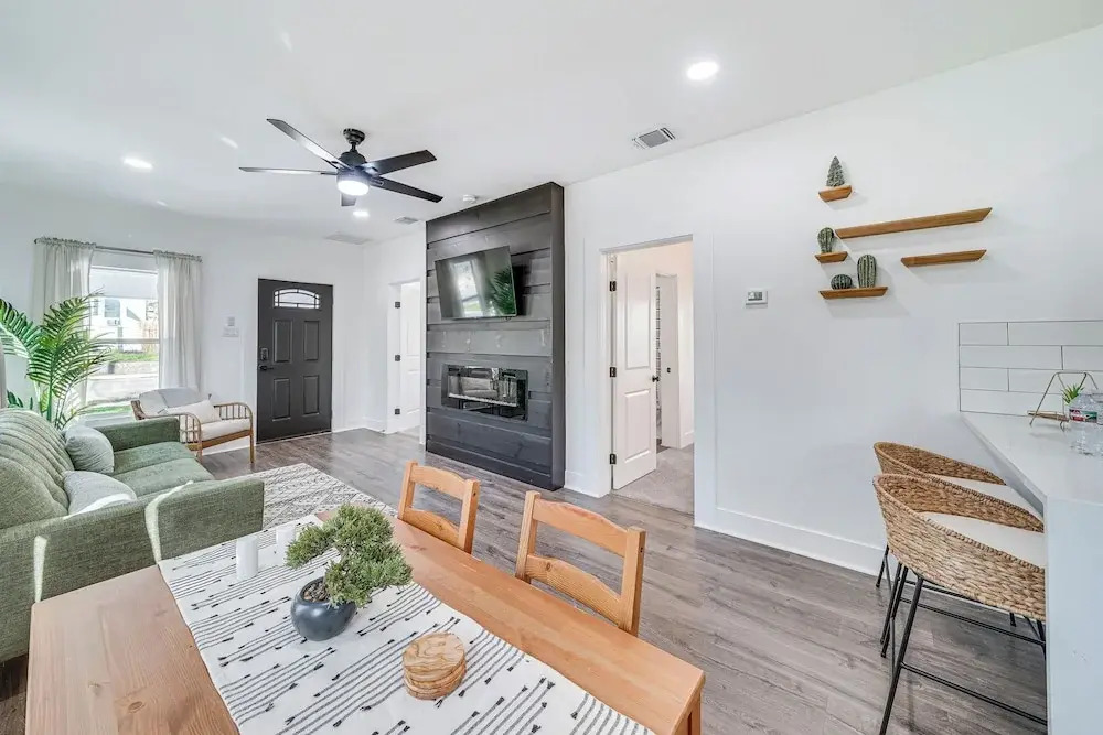 Charming San Antonio Home ~ 2 Mi to The Alamo!
