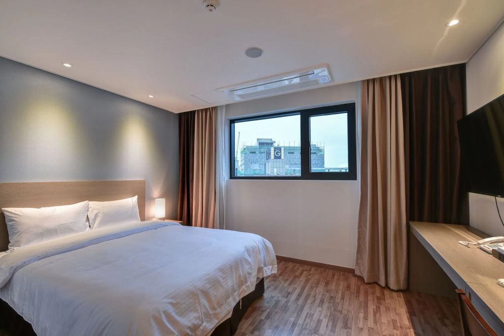 Sea Moon Tourist Hotel